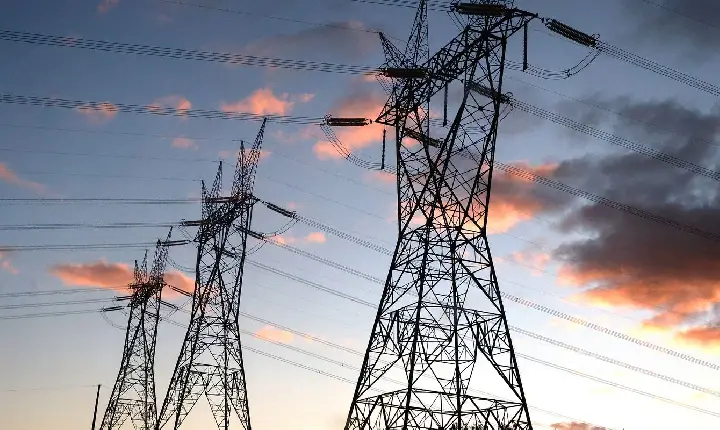 Governo renova contratos com distribuidoras de energia em 13 estados