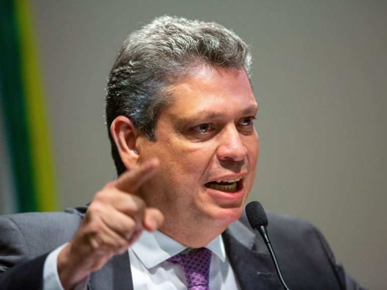 Comissão ouve ministro sobre funcionamento do Conselho de Participação Social