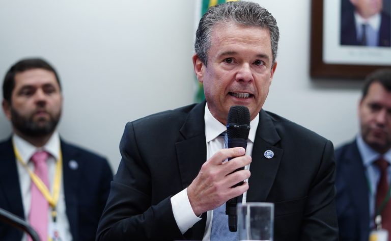 Ministro quer incentivar brasileiro a consumir mais pescado para aumentar produção