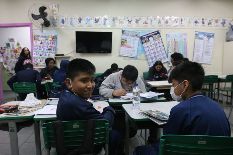 Secretários de Educação pedem aplicação do novo ensino médio em 2025 