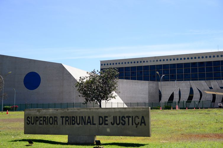 STJ volta a adiar análise sobre adoção da Selic nas dívidas civis 