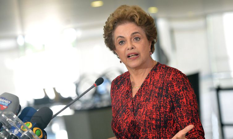 TRF-1 mantém arquivamento de ação contra Dilma por 