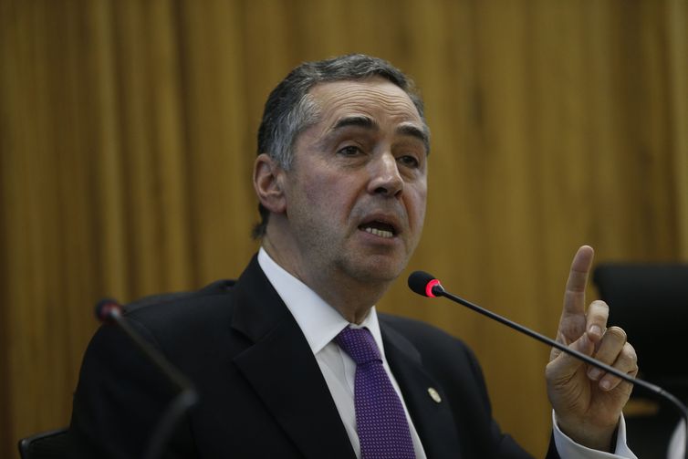 Barroso é empossado no cargo de presidente do STF 