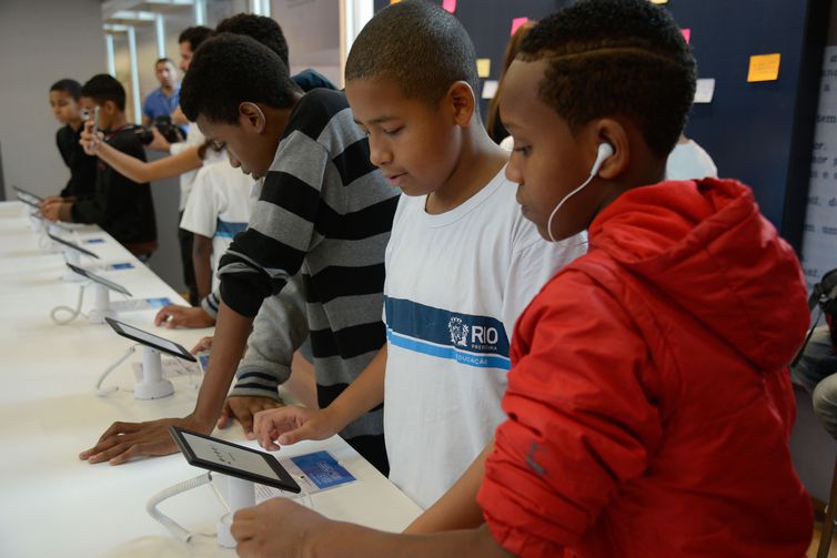 Escolas ampliam conexão à internet após a pandemia 