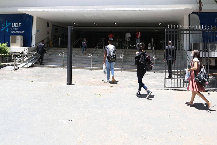 Projeto de lei prevê volta dos parcelamentos de dívidas do Fies 