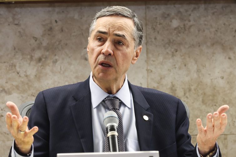 Barroso se reúne em São Paulo com dirigentes de centrais sindicais