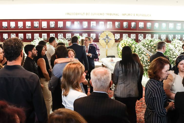 Corpo de Moreira Alves é velado no Supremo Tribunal Federal