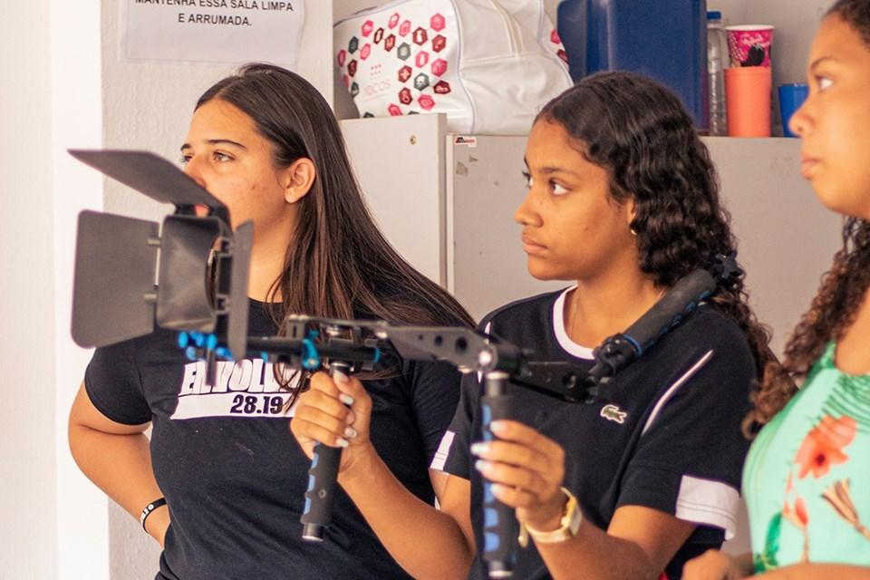 Documentários produzidos por jovens de Guarapari são exibidos no encerramento do projeto Cinema de Borda