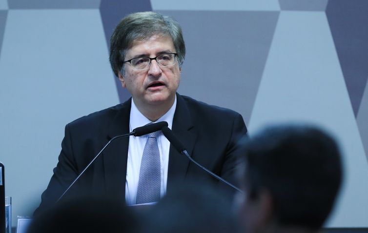 Em sabatina, Gonet comenta cotas raciais e direitos da população LGBT+