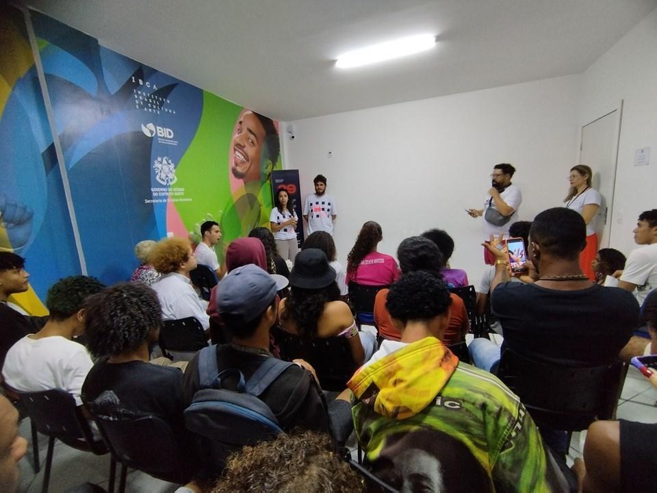 Confira as oportunidades de trabalho nos CRJs