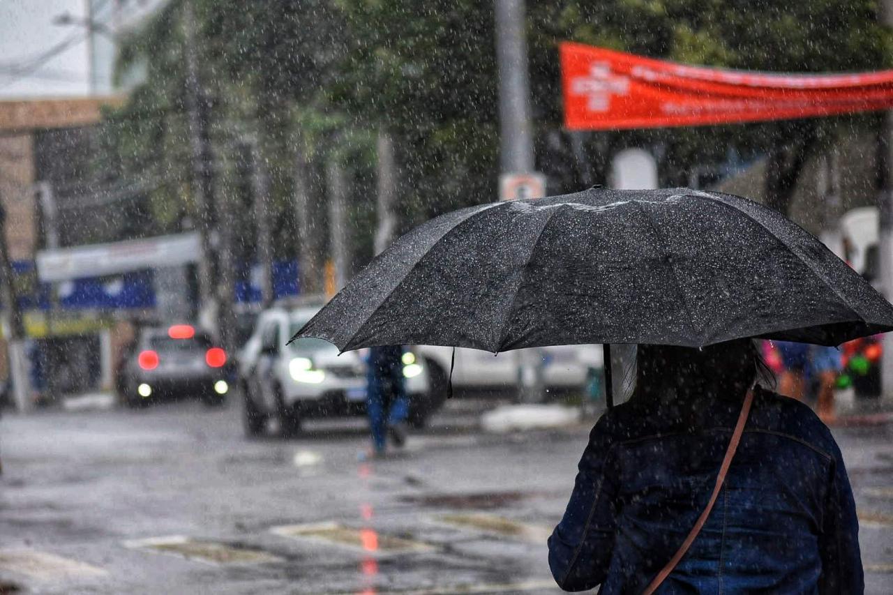 Chuva provoca estragos e deixa ao menos 13 pessoas fora de casa no ES