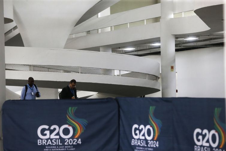 Estudantes de escolas públicas fazem cobertura jornalística do G20