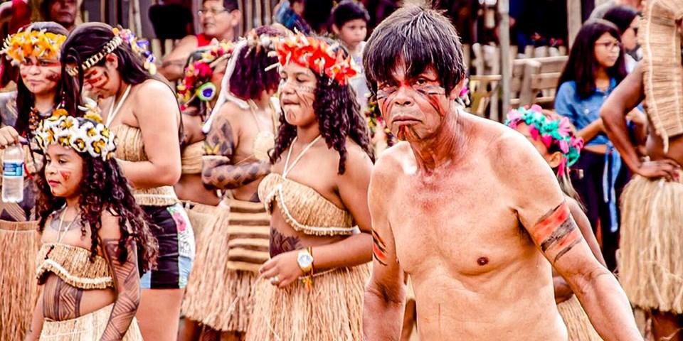 Funcultura: projeto Curumins Guerreiros ensina sobre dança, música e vestimentas tradicionais em Aracruz