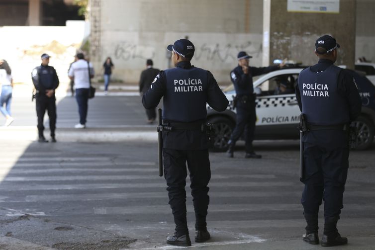 MPDF pede investigação da obrigatoriedade de PMs em evento religioso  