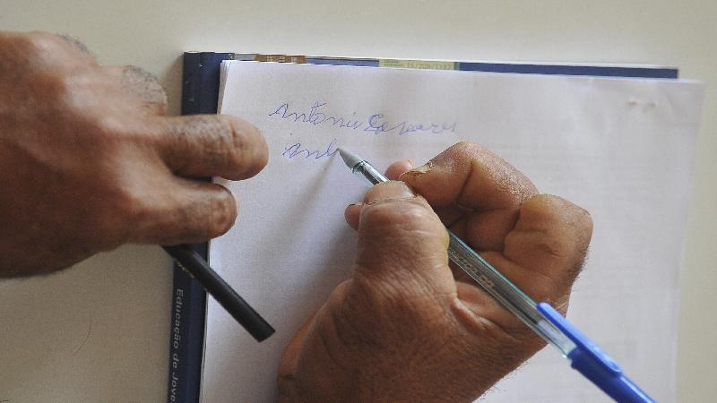 Saldos remanescentes do Brasil Alfabetizado vão para jovens e adultos