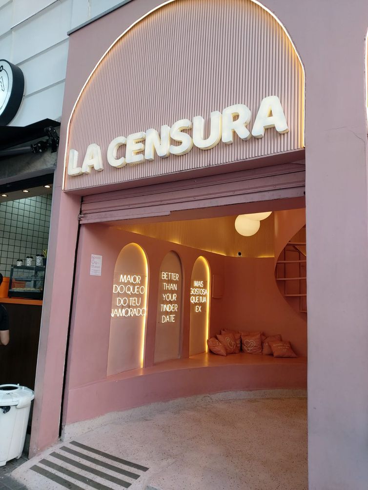 Senacon arquiva ação contra lojas de alimentos com conotação sexual 