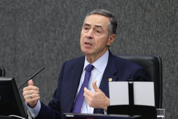 Barroso diz que criminalização do aborto é uma “má política pública”