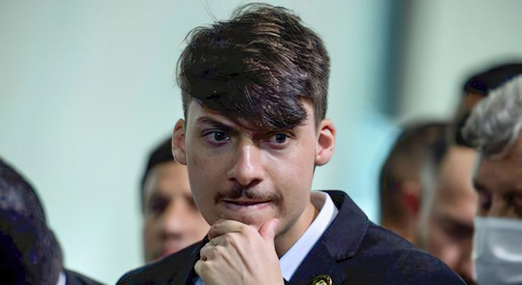 Jair Renan vira réu por lavagem de dinheiro e falsidade ideológica 