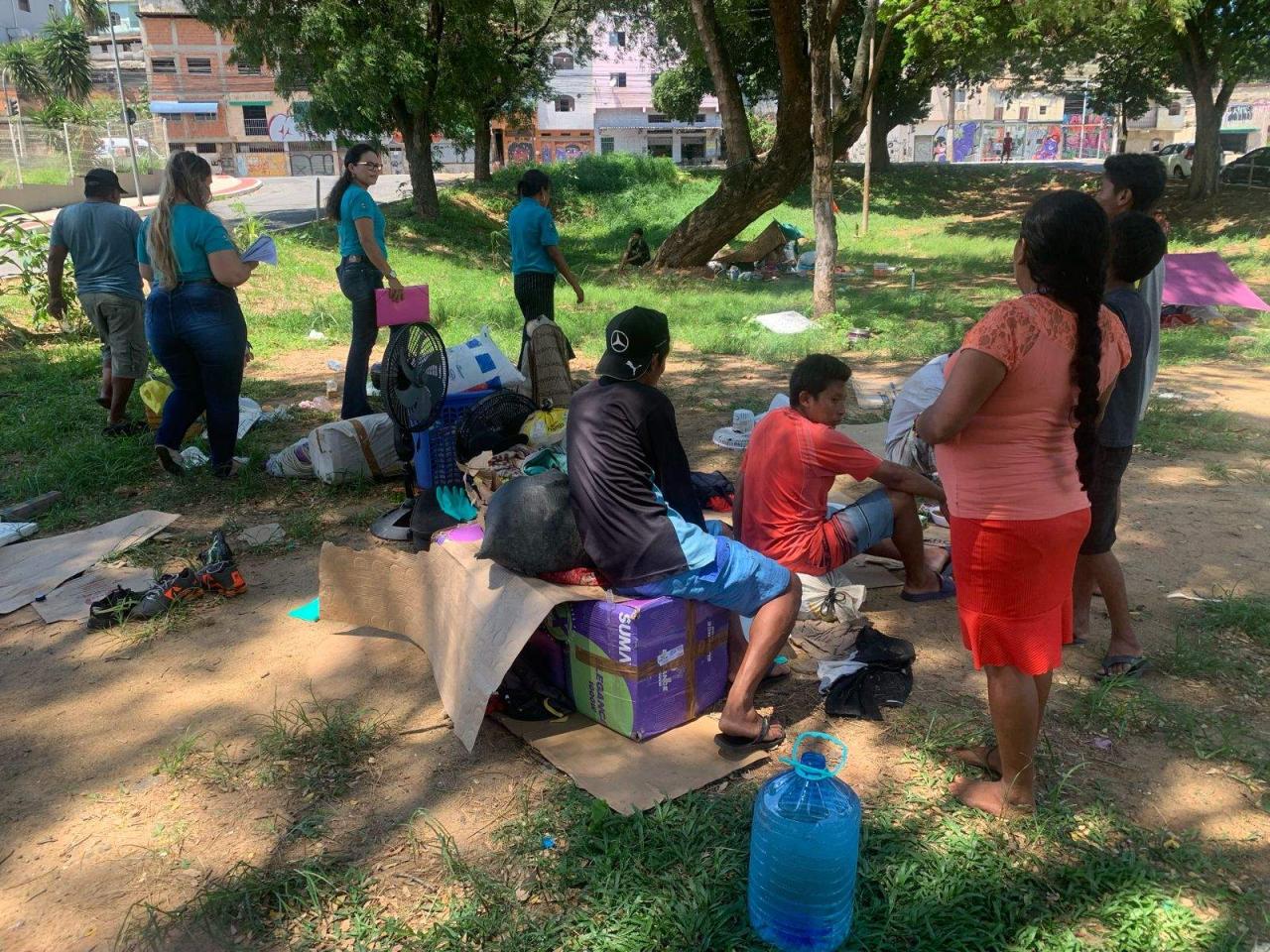 Refugiados venezuelanos voltam ao ES e ocupam área perto da Rodoviária de Vitória