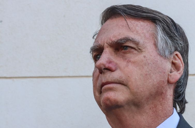 PGR pede mais investigação sobre cartão de vacina de Bolsonaro