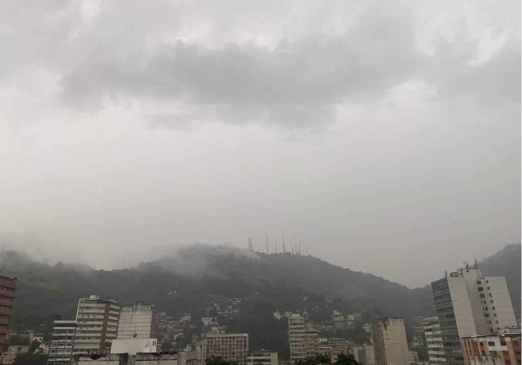 Sexta-feira começa com chuva na Grande Vitória; veja como fica o tempo