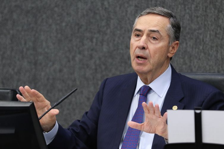 Barroso: inteligência artificial poderá escrever sentenças 