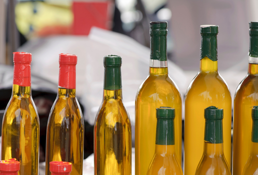 Marcas famosas de azeite têm venda e fabricação proibidas; veja quais