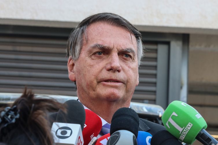 PF liga Bolsonaro a esquema para desviar mais de R$ 25 milhões