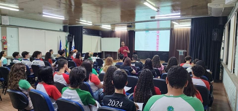 Alunos da Rede Estadual participam de Aulão Presencial do Pré-Enem no sábado (26)