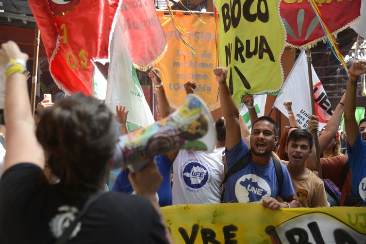 Bienal da UNE leva ao Recife debate sobre política, cultura e educação