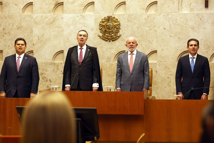 Barroso: Três Poderes estão unidos pelos princípios da Constituição