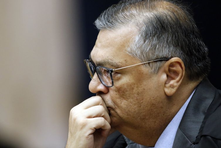 Dino convoca audiência com Executivo e Congresso sobre emendas 