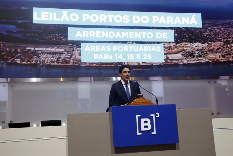 Governo leiloa quatro terminais portuários em Paranaguá e no Rio 