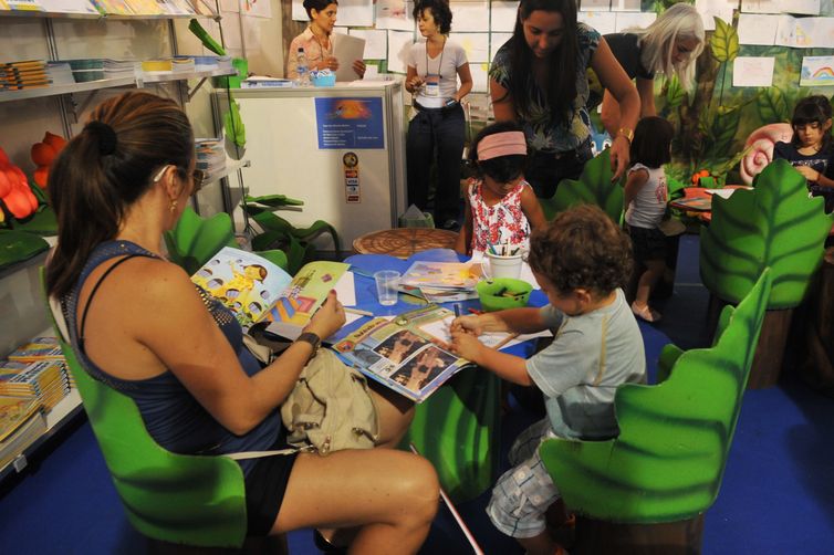 Projeto Lá Vem Escola atenderá 13 mil alunos da rede pública no Rio