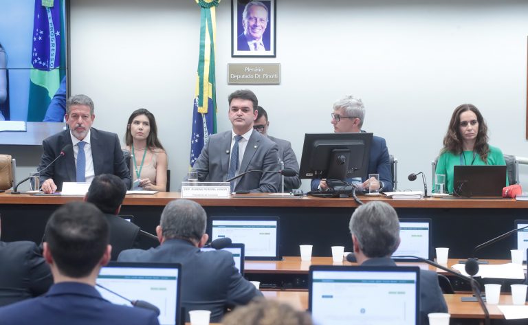 Arthur Lira pode rever alíquotas de Imposto de Renda para os mais ricos