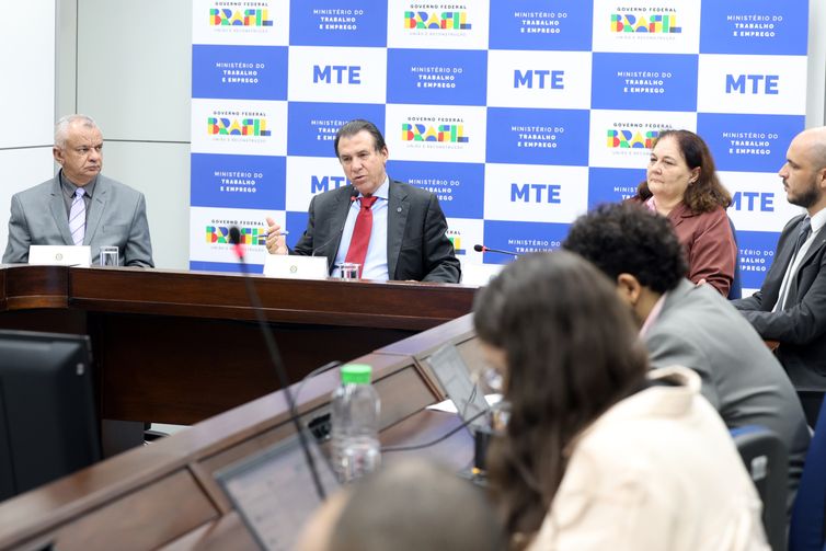 Brasil registra saldo de mais de 257 mil novos empregos em abril