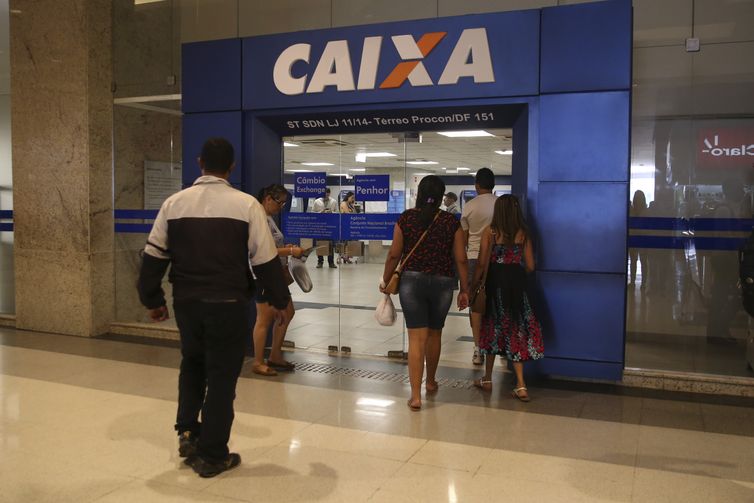Caixa libera abono salarial para nascidos em maio e junho