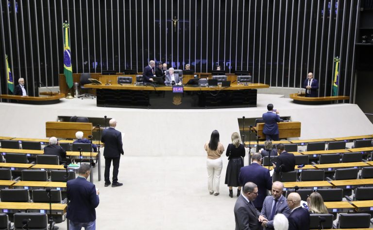 Câmara aprova dois acordos internacionais; propostas vão agora ao Senado