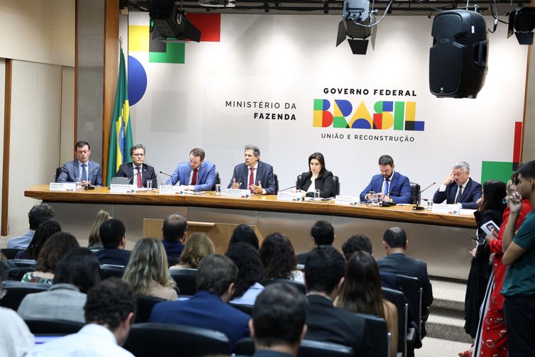 Governo padroniza alíquotas do IOF para arrecadar R$ 20,5 bilhões