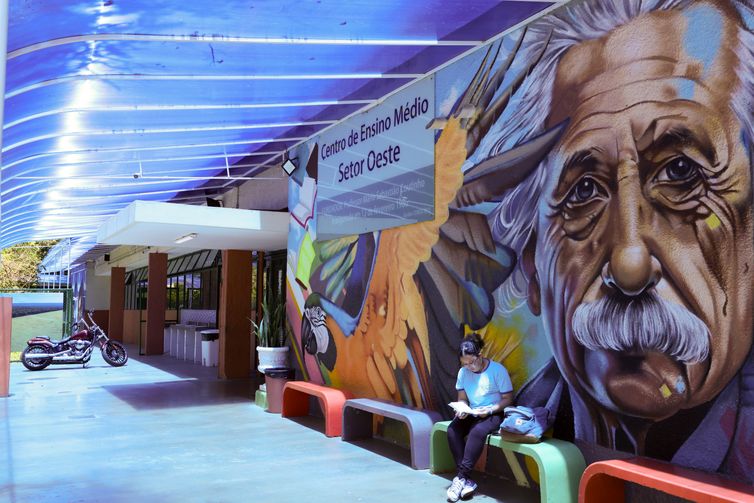 Pé-de-Meia paga parcela por frequência a nascidos em julho e agosto