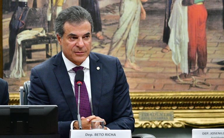 Comissão aprova política de capacitação para pequenos negócios