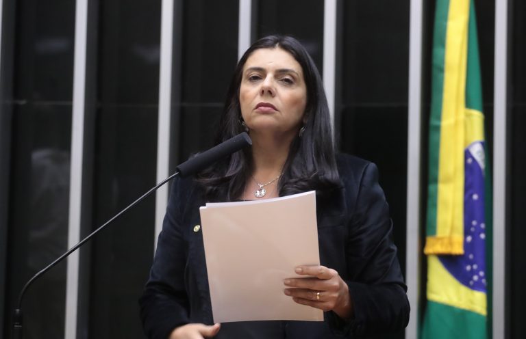 Comissão aprova projeto que obriga organizador de eventos a informar à polícia dados de compradores de ingressos