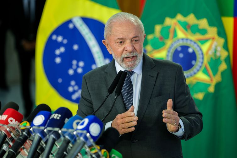 Lula confirma discussão de alternativas para a alta do IOF