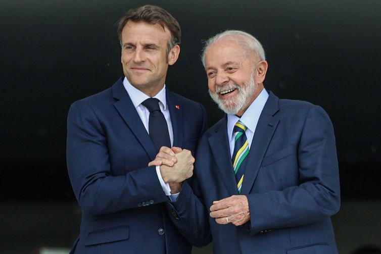 Lula pede que Macron “abra seu coração” para acordo com Mercosul