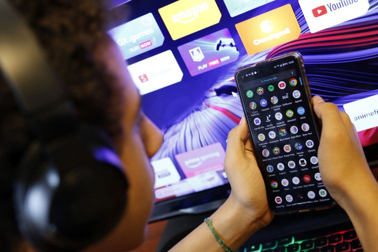 Maioria do STF vota a favor da responsabilização das redes sociais 