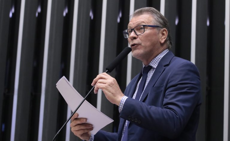 Câmara aprova uso de fundo social para agricultores atingidos por calamidades; acompanhe