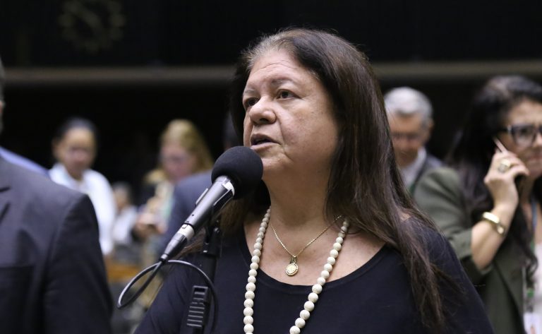 Comissão aprova aumento da pena para o crime de pornografia digital