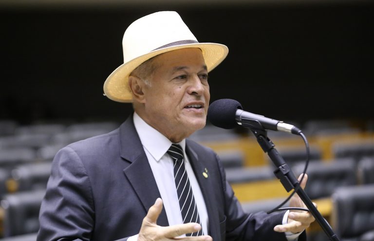 Comissão aprova proposta de gestão coletiva da terra para moradias populares