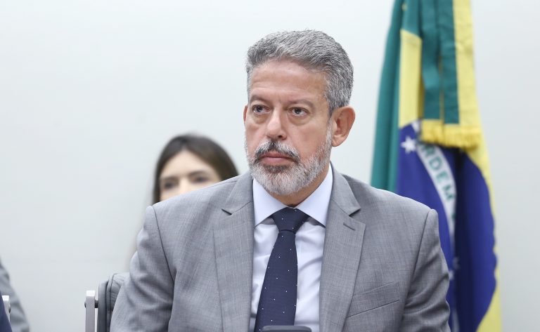 Comissão vota nesta tarde parecer sobre projeto que altera a legislação do Imposto de Renda