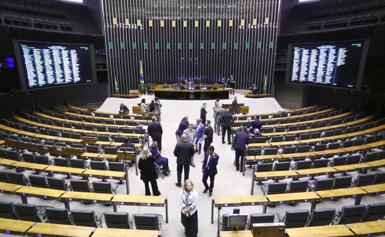 Deputados retomam análise de projeto que cria cargos para o STF; acompanhe